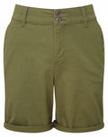 The AQ068 cargo shorts by Asquith & Fox come in olive green and feature a double-button closure with rolled cuffs.