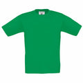 The B150B from B&C Collection is showcased against a white background. This plain green T-shirt features short sleeves and a round neckline.