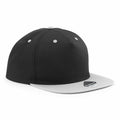 A B610C black baseball cap by Beechfield, featuring a gray brim and a small label on the edge of the brim.