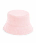 The Beechfield B90NB bucket hat, in pink, showcases a straightforward and unembellished design against a white background.