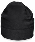A Beechfield BC244 fleece beanie in black, featuring a stitched seam around its circumference.