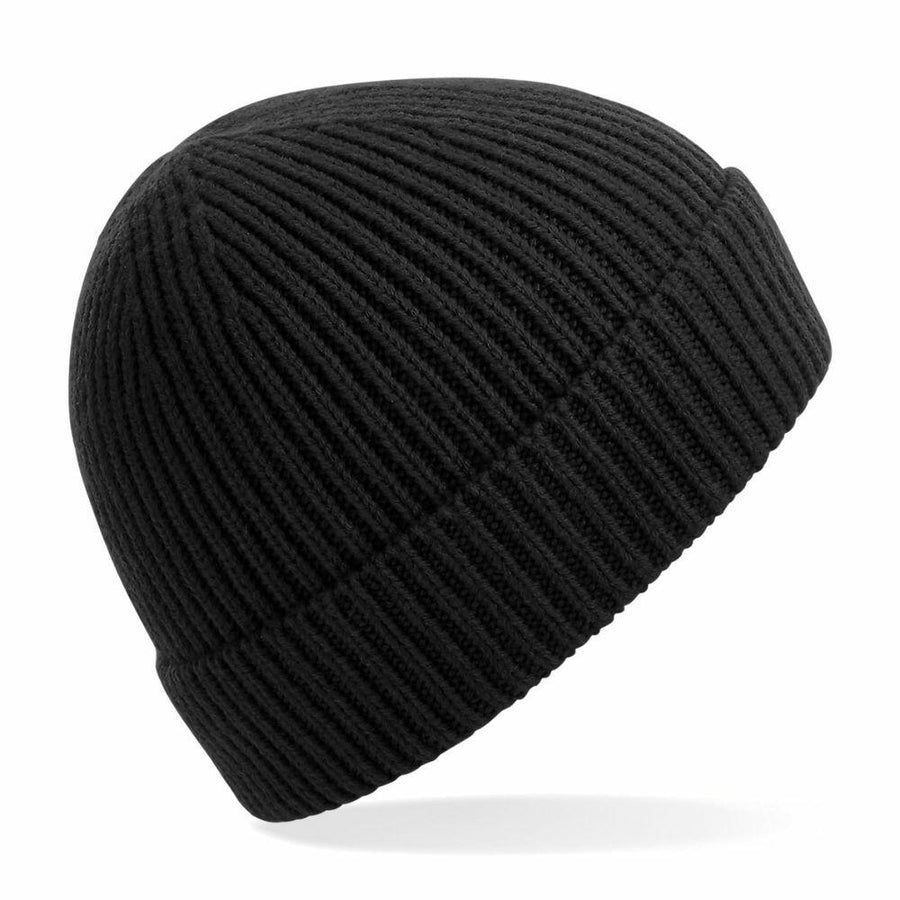 A black Beechfield BC380 beanie hat featuring a ribbed knitted pattern.