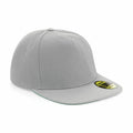 A gray Beechfield BC660 snapback cap with a flat brim is shown against a white background, featuring a yellow and black sticker on the brim.