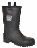 Portwest PW331 industrial work boot in black, crafted from rubber and featuring a steel toe protection label.