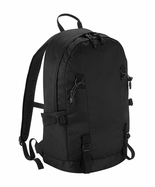 A Quadra QD520 with multiple compartments, adjustable shoulder straps, and a top handle.