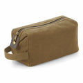 Experience the Quadra QD651, a khaki rectangular canvas toiletry bag featuring a convenient zipper and a side handle.