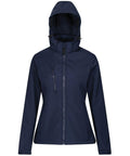 The RG153 jacket by Regatta Professional is a navy blue hooded design, featuring a front zipper and two side pockets. Additionally, it includes a vertical zippered chest pocket. Displayed on a white background, the jacket highlights its athletic and functional appeal.