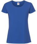 The Fruit of the Loom SS424, a plain blue short-sleeve T-shirt with a round neckline, is displayed against a white background. This shirt is crafted from simple cotton fabric.