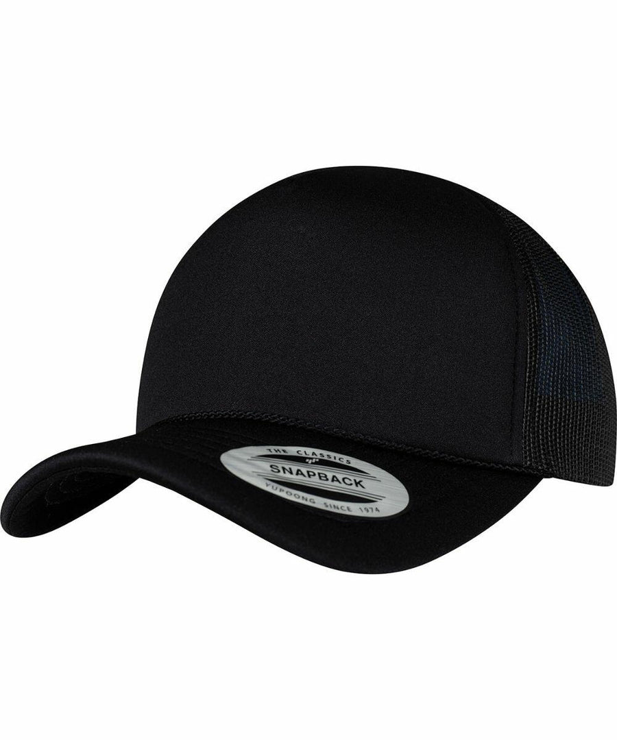 A solid black YP208 snapback cap by Flexfit By Yupoong with a curved brim and a mesh back panel, featuring a circular sticker on the brim that reads "Snapback".